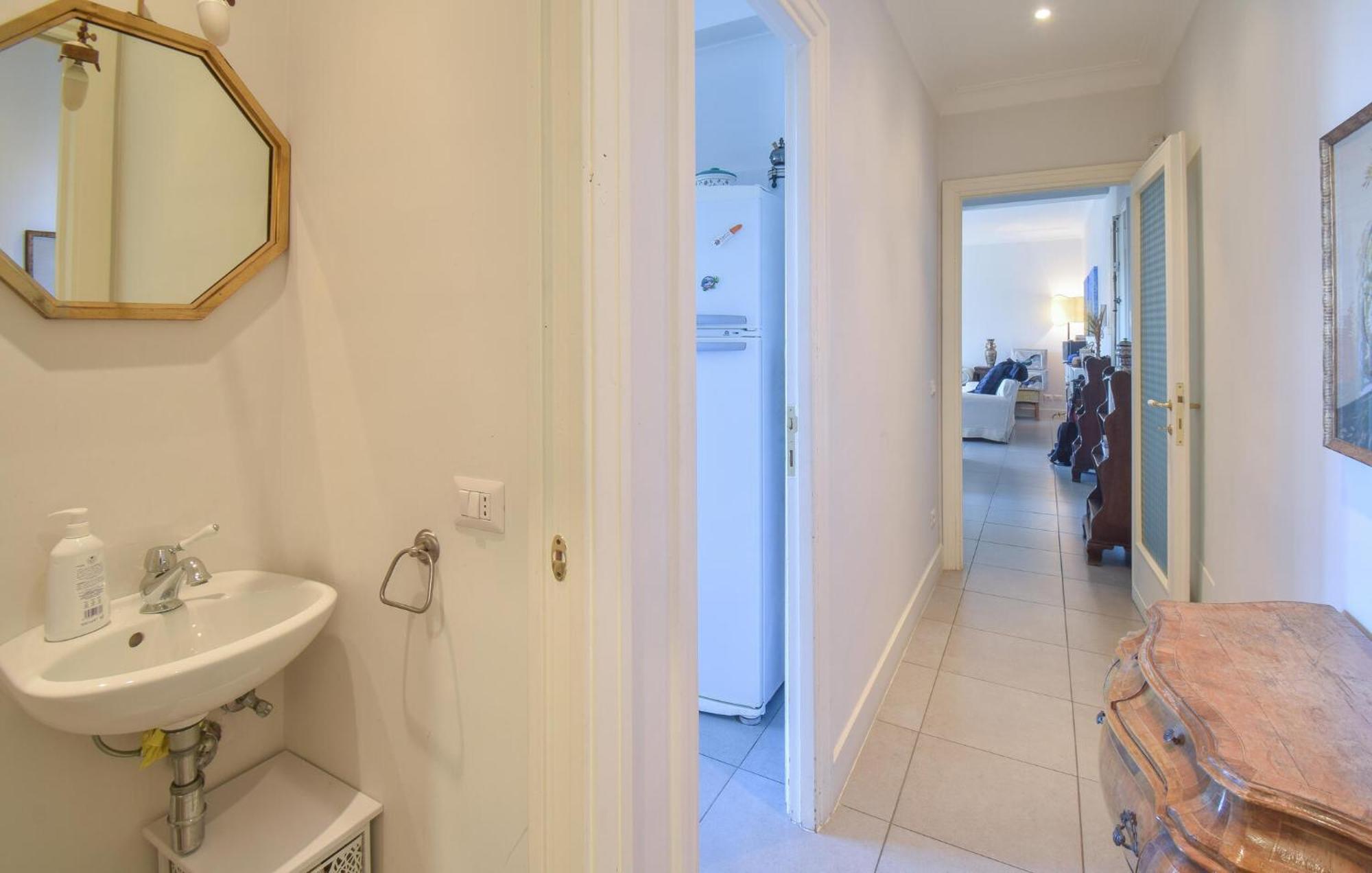 Amazing In With Kitchen Apartment Rom