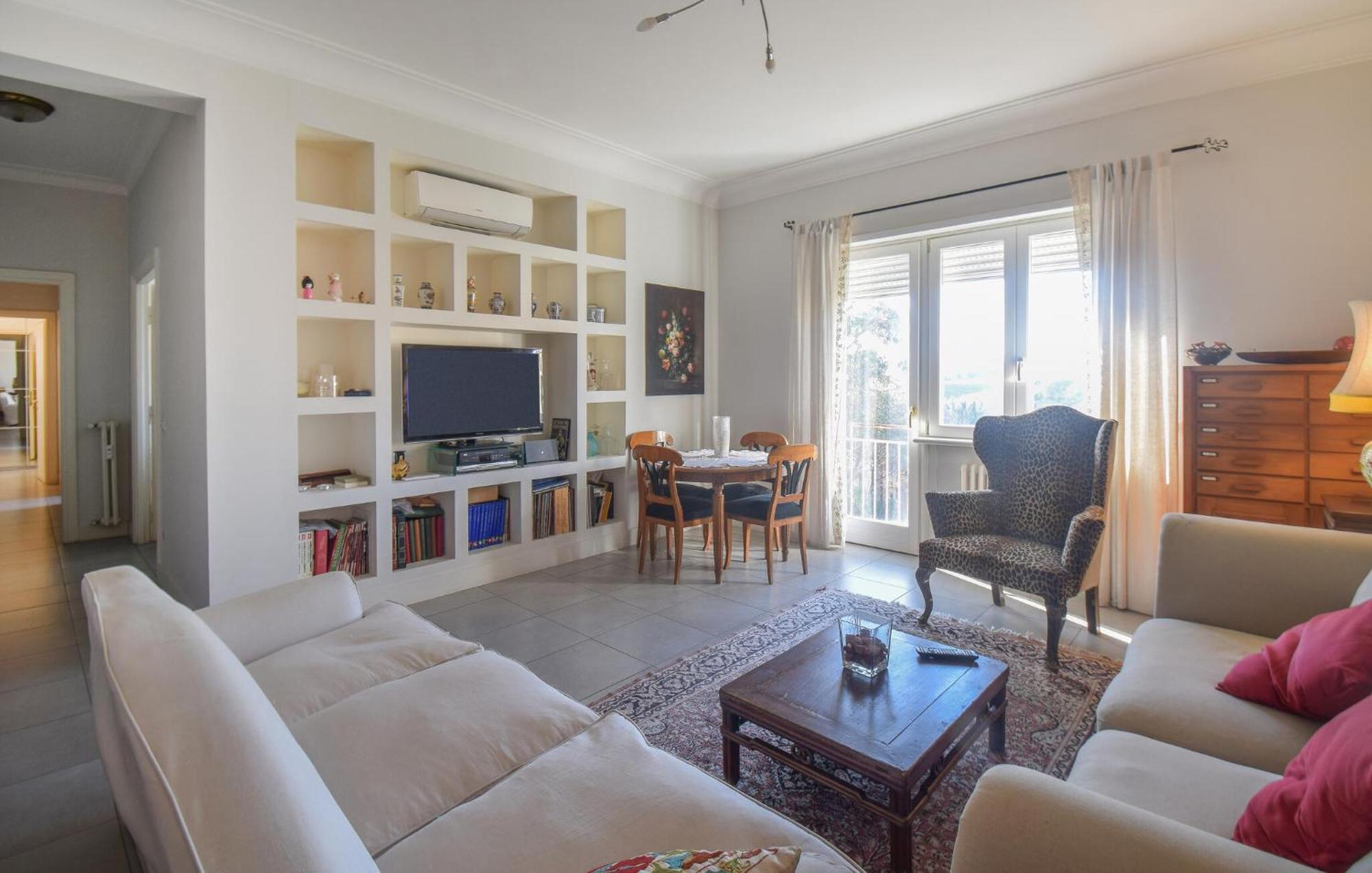 Amazing In With Kitchen Apartment