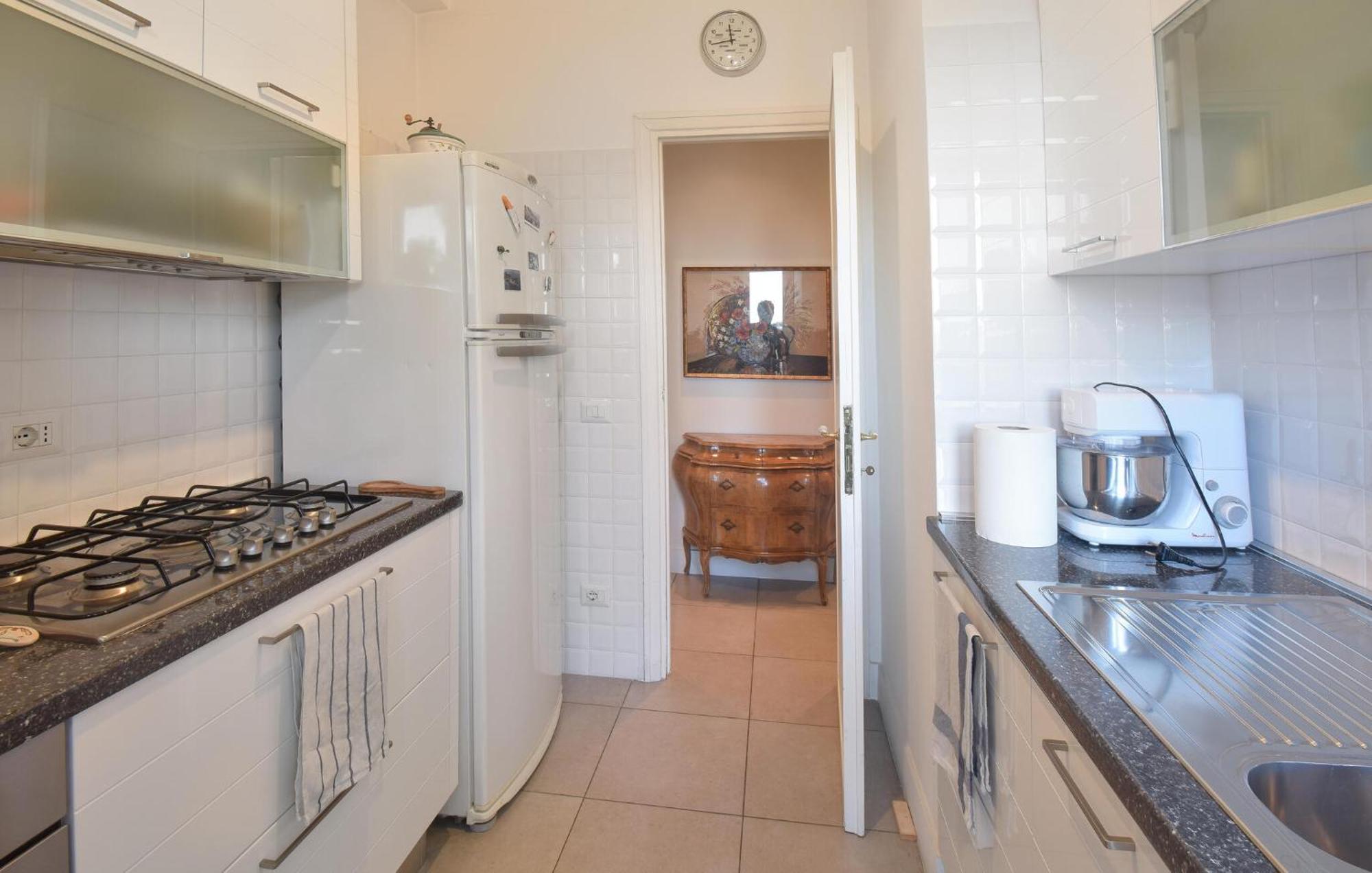Amazing In With Kitchen *
